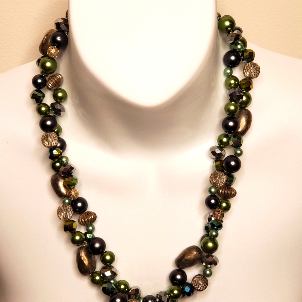 Pearl, rhinestone and pewter necklace